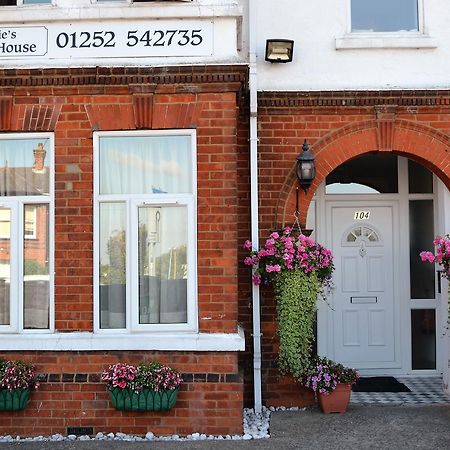 Annie'S Guest House Farnborough  Exterior photo